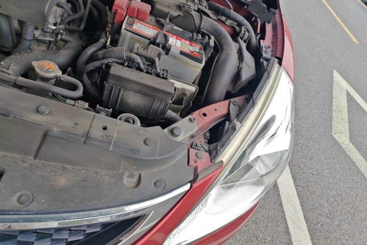 Used Nissan Tiida 2011 1.6L CVT Smart Version Engine Bay Left