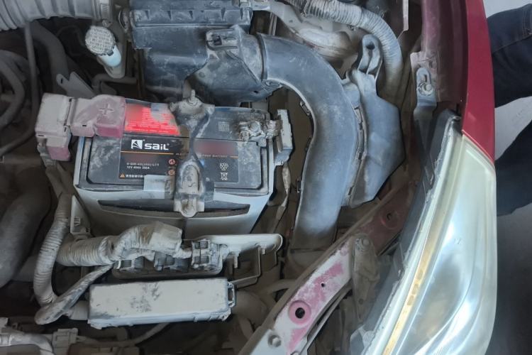 Used Nissan Tiida 2011 1.6L CVT Smart Version Engine Bay Left