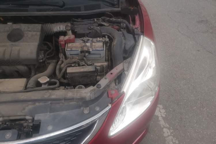 Used Nissan Tiida 2011 1.6L CVT Smart Version Engine Bay Left
