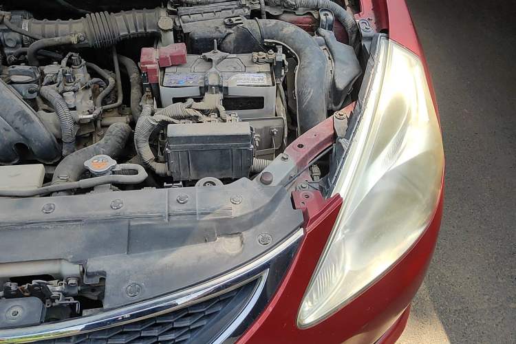 Used Nissan Tiida 2011 1.6L CVT Comfort Model Engine Bay Left