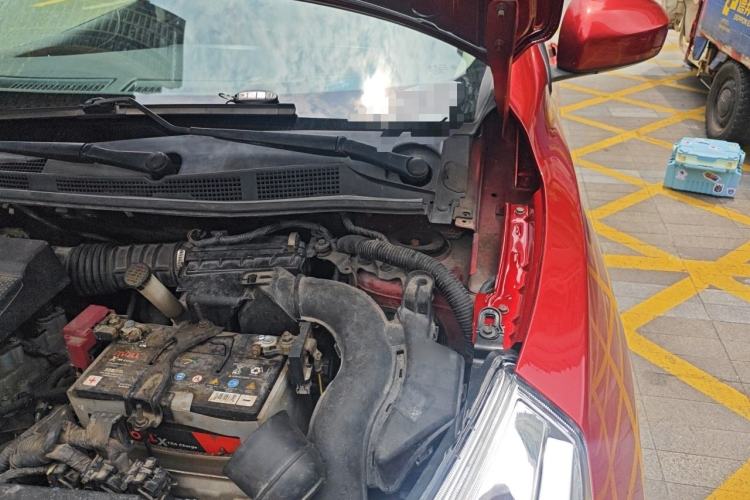 Used Nissan Tiida 2011 1.6L CVT Smart Version Engine Bay Left