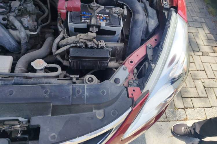 Used Nissan Tiida 2011 1.6L CVT Comfort Model Engine Bay Left