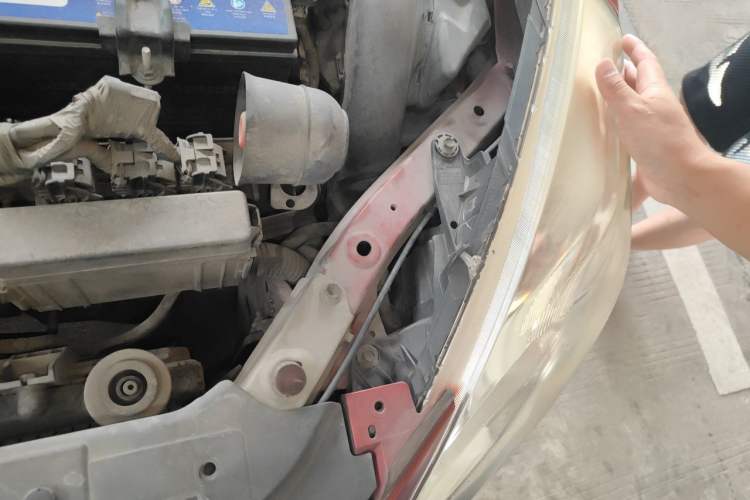 Used Nissan Tiida 2011 1.6L CVT Comfort Model Engine Bay Left