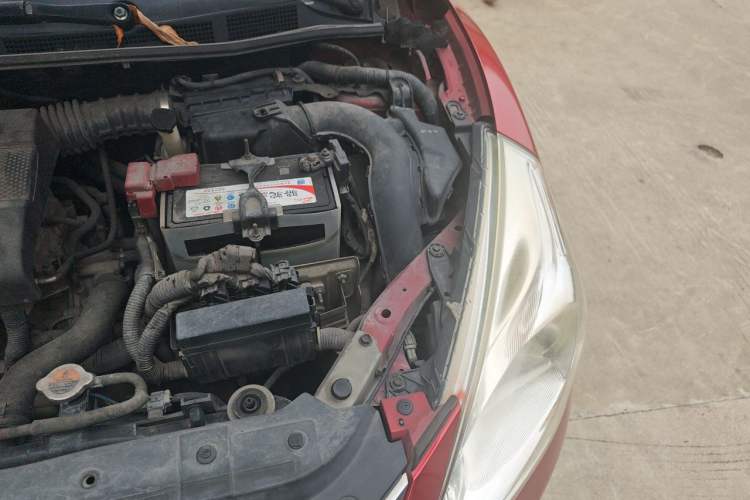 Used Nissan Tiida 2011 1.6L CVT Smart Version Engine Bay Left