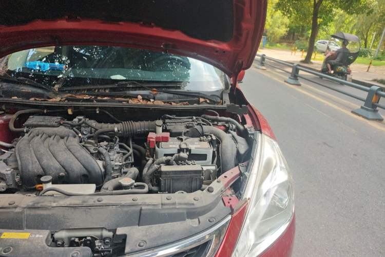Used Nissan Tiida 2011 1.6L Manual Comfort Edition Engine Bay Left