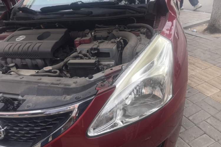 Used Nissan Tiida 2011 1.6L CVT Smart Version Engine Bay Left