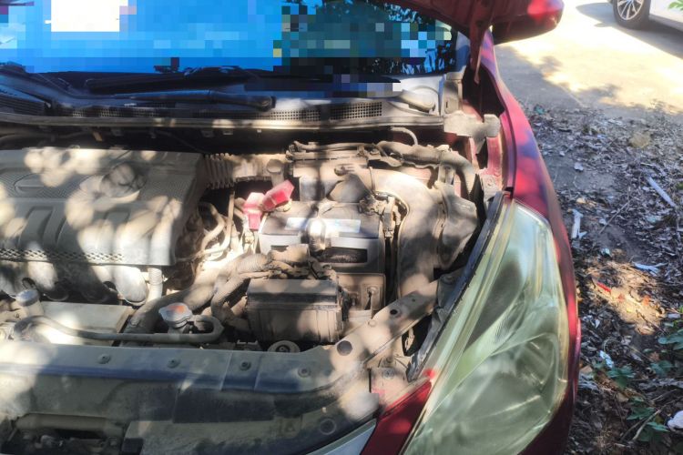 Used Nissan Tiida 2011 1.6L CVT Smart Version Engine Bay Left