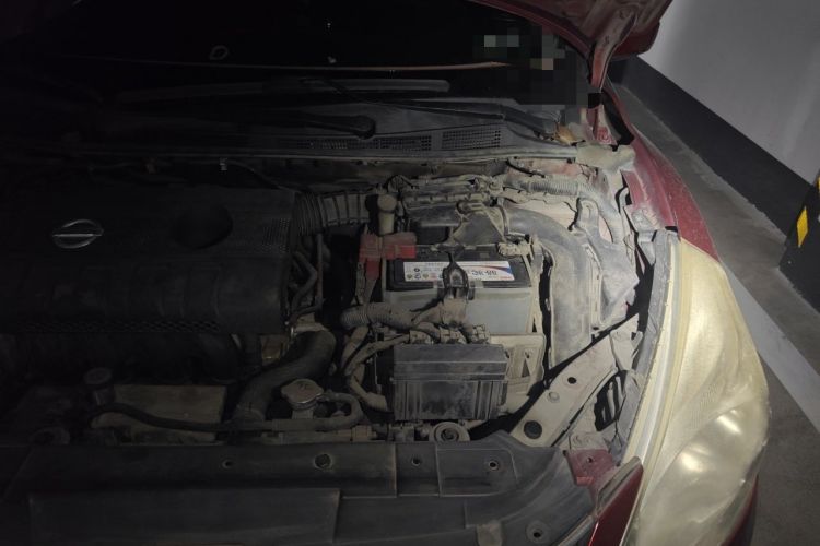 Used Nissan Tiida 2011 1.6L CVT Smart Version Engine Bay Left