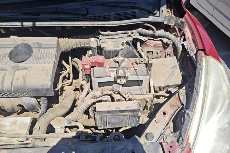 Used Nissan Tiida 2011 1.6L CVT Smart Version Engine Bay Left