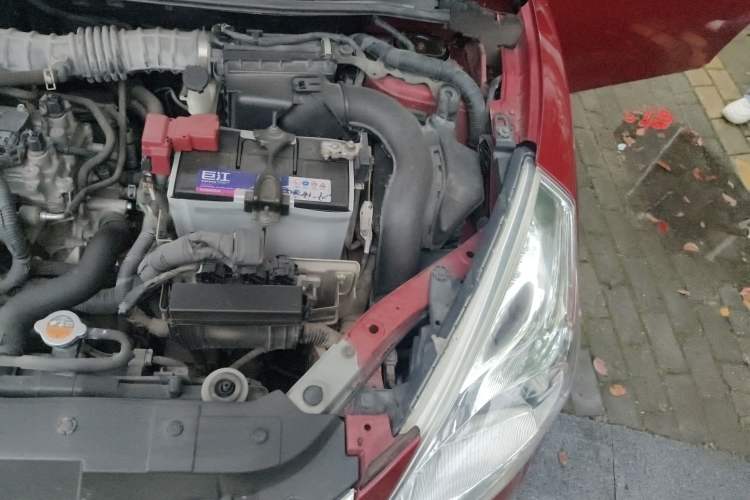 Used Nissan Tiida 2011 1.6L CVT Comfort Model Engine Bay Left