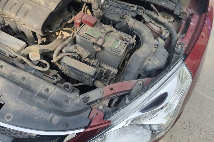 Used Nissan Tiida 2011 1.6L CVT Smart Version Engine Bay Left