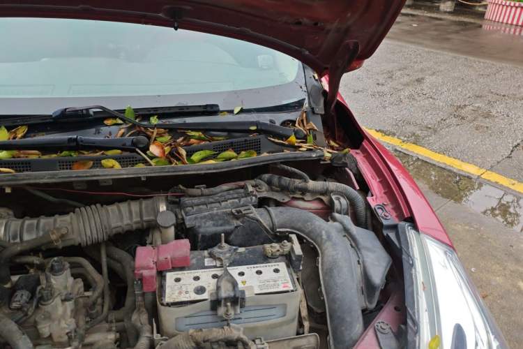 Used Nissan Tiida 2011 1.6L CVT Comfort Model Engine Bay Left