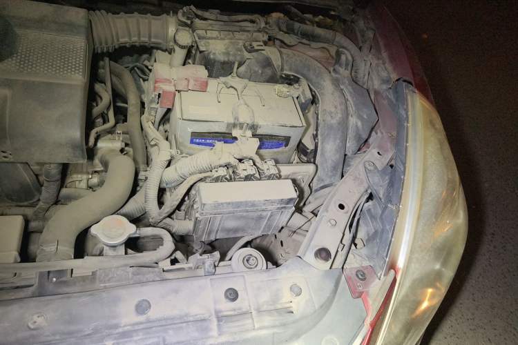 Used Nissan Tiida 2011 1.6L CVT Smart Version Engine Bay Left