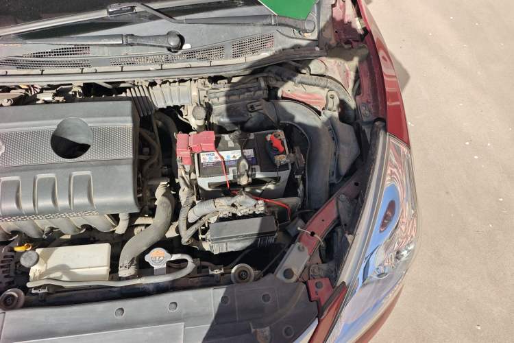 Used Nissan Tiida 2011 1.6L CVT Smart Version Engine Bay Left
