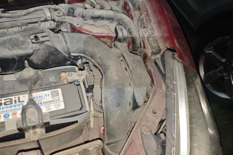 Used Nissan Tiida 2011 1.6L CVT Smart Version Engine Bay Left