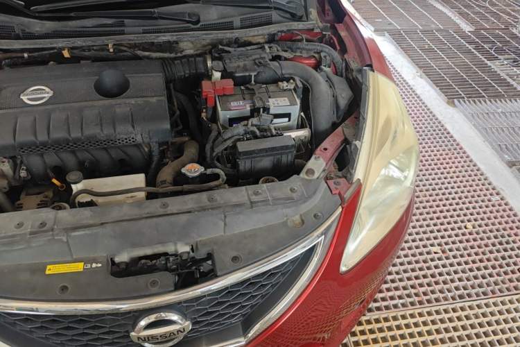 Used Nissan Tiida 2011 1.6L CVT Smart Version Engine Bay Left