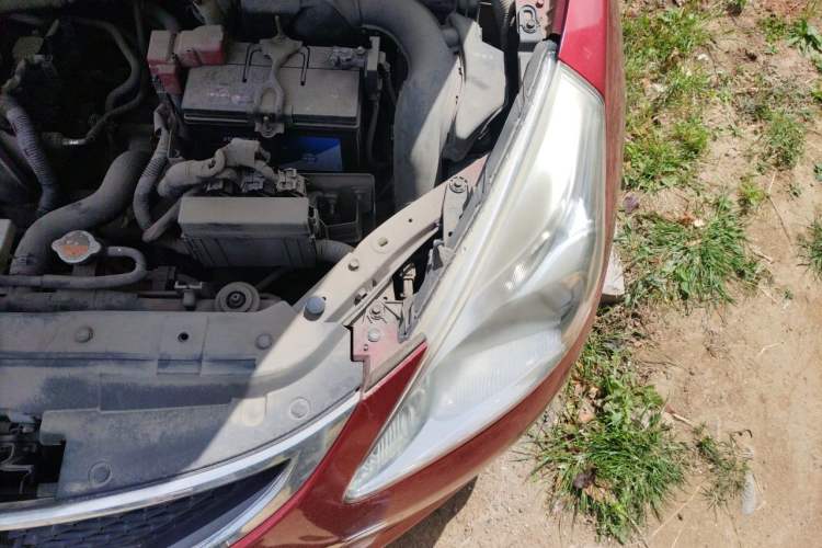 Used Nissan Tiida 2011 1.6L CVT Comfort Model Engine Bay Left
