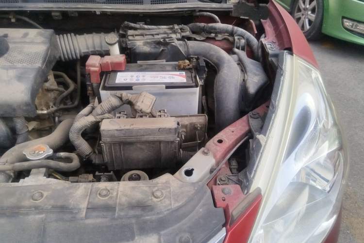 Used Nissan Tiida 2011 1.6L CVT Smart Version Engine Bay Left