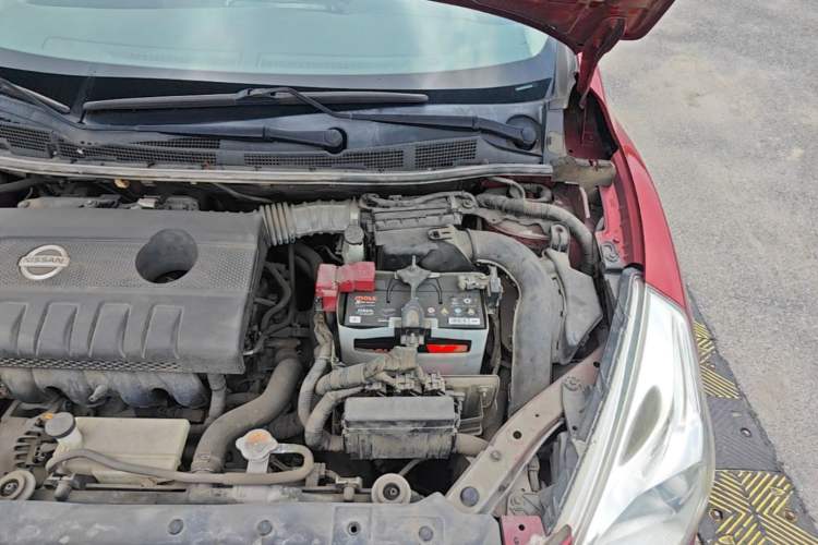 Used Nissan Tiida 2011 1.6L CVT Smart Version Engine Bay Left