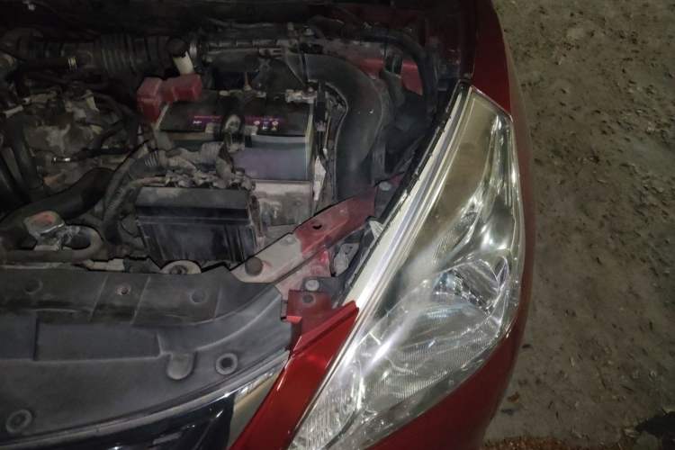 Used Nissan Tiida 2011 1.6L CVT Comfort Model Engine Bay Left
