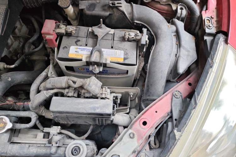 Used Nissan Tiida 2011 1.6L CVT Smart Version Engine Bay Left