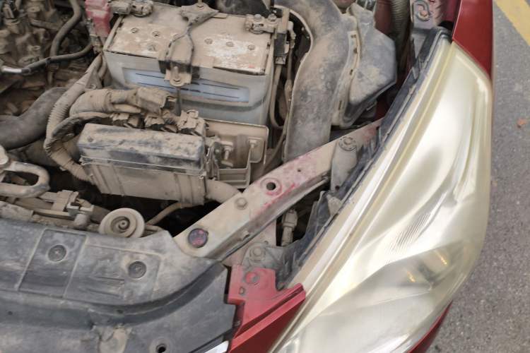Used Nissan Tiida 2011 1.6L CVT Comfort Model Engine Bay Left