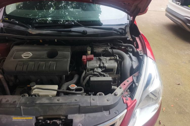 Used Nissan Tiida 2011 1.6L CVT Smart Version Engine Bay Left