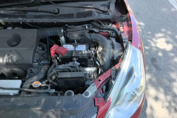 Used Nissan Tiida 2011 1.6L CVT Smart Version Engine Bay Left