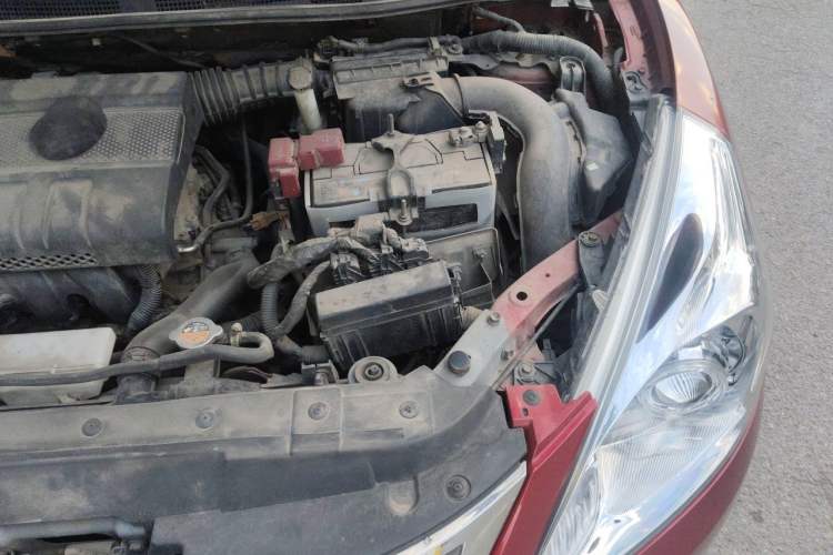 Used Nissan Tiida 2011 1.6L CVT Smart Version Engine Bay Left