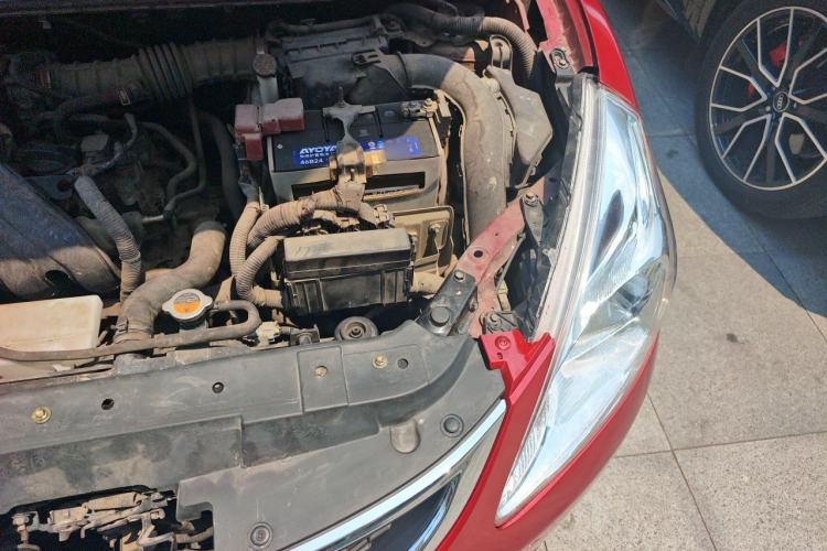 Used Nissan Tiida 2011 1.6L CVT Comfort Model Engine Bay Left
