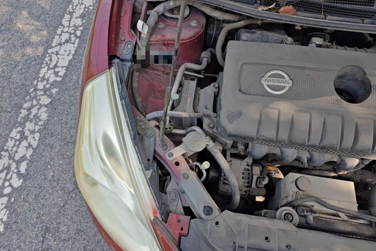 Used Nissan Tiida 2011 1.6L CVT Smart Version Engine Bay Right