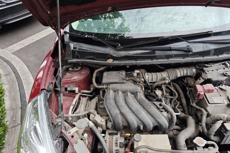 Used Nissan Tiida 2011 1.6L CVT Comfort Model Engine Bay Right