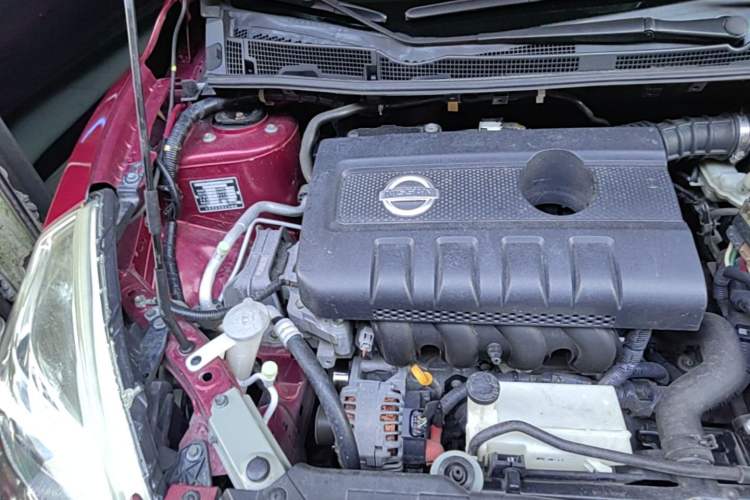 Used Nissan Tiida 2011 1.6L CVT Smart Version Engine Bay Right