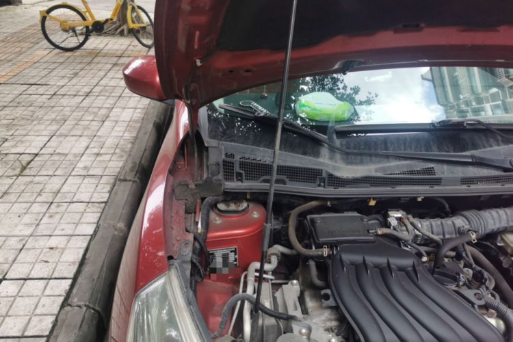 Used Nissan Tiida 2011 1.6L CVT Comfort Model Engine Bay Right