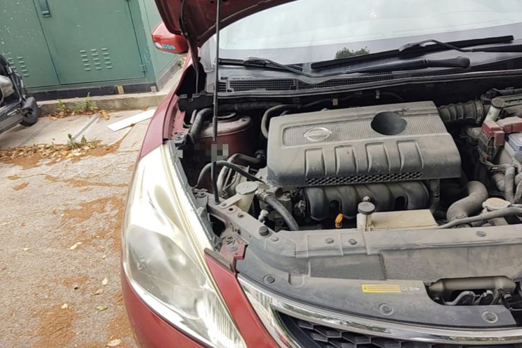 Used Nissan Tiida 2011 1.6L CVT Smart Version Engine Bay Right