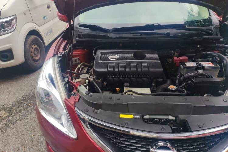 Used Nissan Tiida 2011 1.6L CVT Smart Version Engine Bay Right