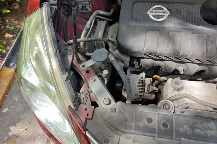 Used Nissan Tiida 2011 1.6L CVT Smart Version Engine Bay Right