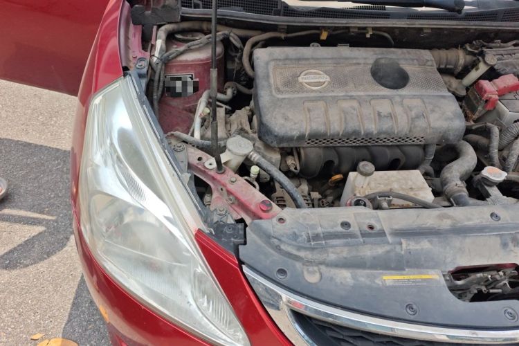 Used Nissan Tiida 2011 1.6L CVT Smart Version Engine Bay Right