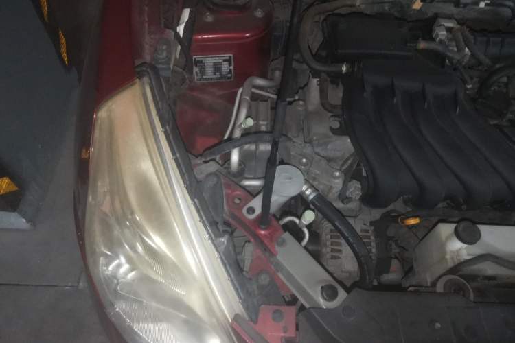 Used Nissan Tiida 2011 1.6L CVT Comfort Model Engine Bay Right