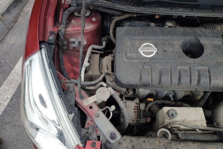Used Nissan Tiida 2011 1.6L CVT Smart Version Engine Bay Right