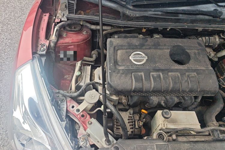 Used Nissan Tiida 2011 1.6L Manual Smart Version Engine Bay Right