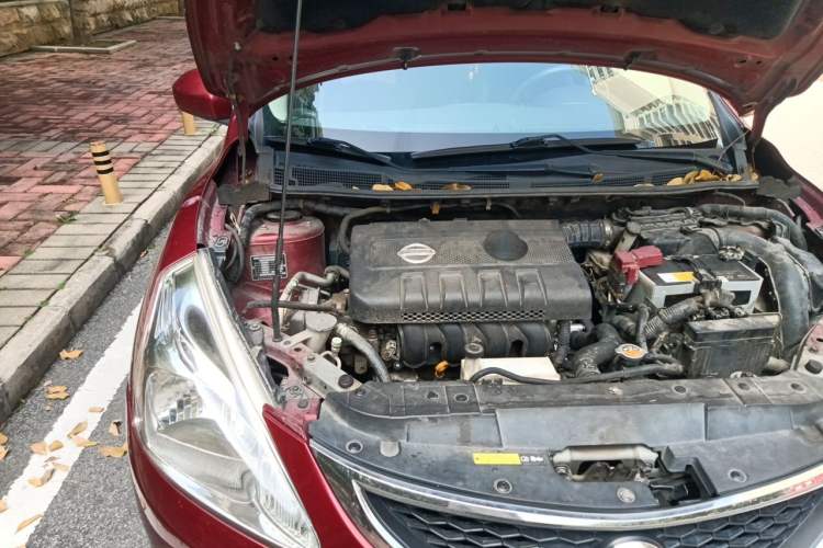 Used Nissan Tiida 2011 1.6L CVT Smart Version Engine Bay Right