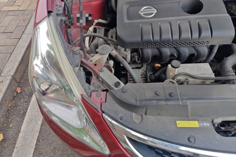 Used Nissan Tiida 2011 1.6L CVT Smart Version Engine Bay Right