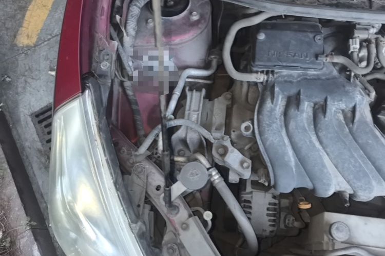 Used Nissan Tiida 2011 1.6L CVT Smart Version Engine Bay Right