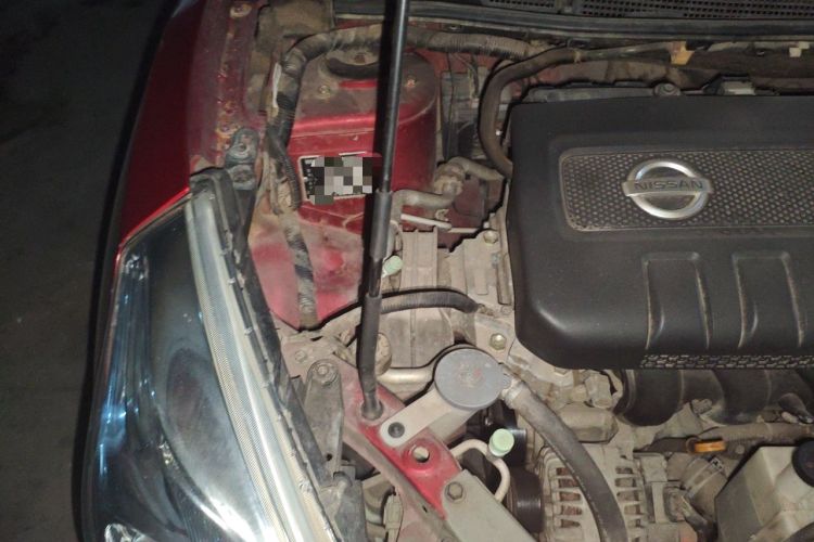 Used Nissan Tiida 2011 1.6L CVT Smart Version Engine Bay Right