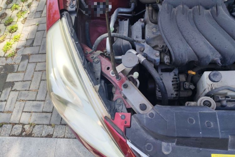 Used Nissan Tiida 2011 1.6L CVT Comfort Model Engine Bay Right