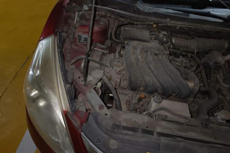 Used Nissan Tiida 2011 1.6L CVT Comfort Model Engine Bay Right