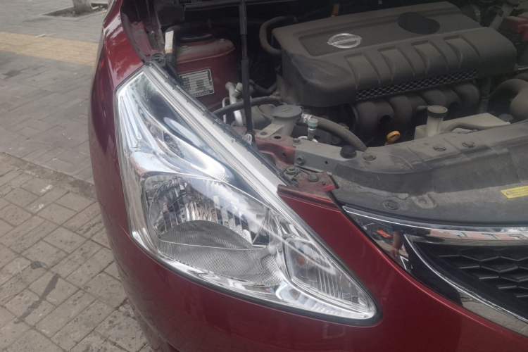 Used Nissan Tiida 2011 1.6L CVT Smart Version Engine Bay Right