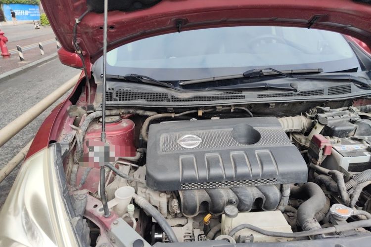 Used Nissan Tiida 2011 1.6L CVT Smart Version Engine Bay Right