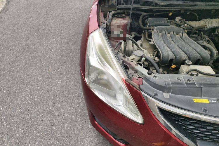 Used Nissan Tiida 2011 1.6L CVT Comfort Model Engine Bay Right